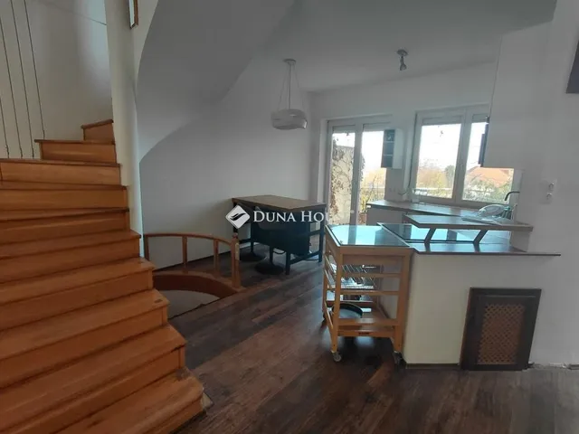 Eladó ház Budapest III. kerület, Testvérhegy 157 nm