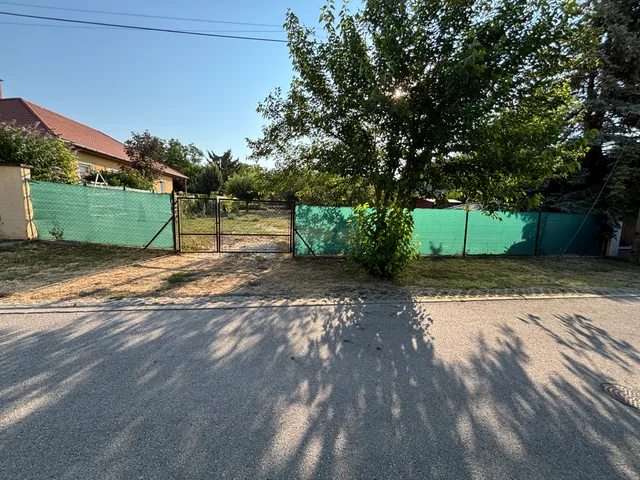 Eladó telek Páty 720 nm