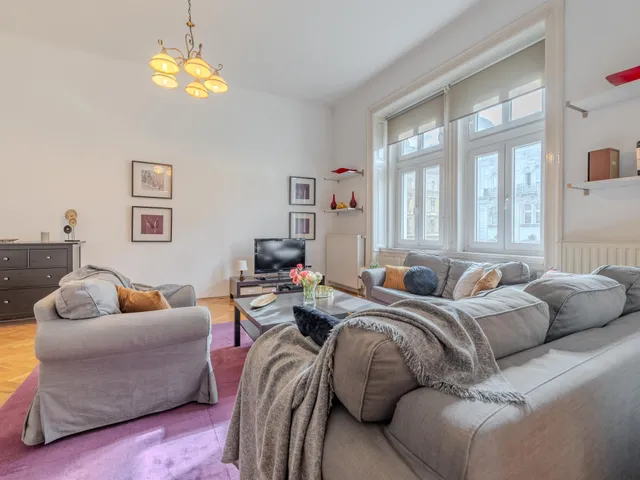 Eladó lakás Budapest VI. kerület, Nagykörúton belüli terület 105 nm