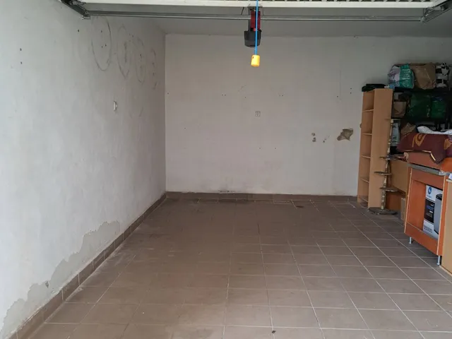 Eladó garázs Eger, Belváros 17 nm