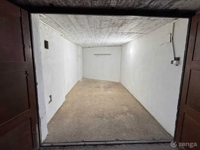 Eladó garázs Vác, Alsóváros 15 nm