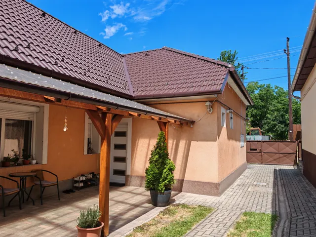 Eladó ház Kesztölc 120 nm
