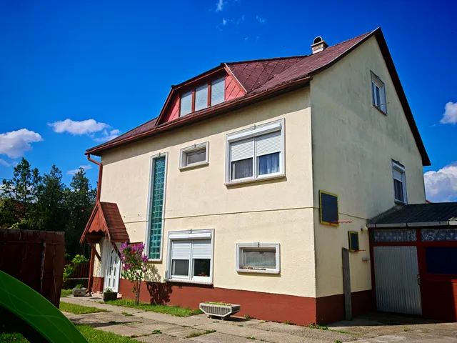 Eladó ház Piliscsév, Dózsa György utca 174 nm