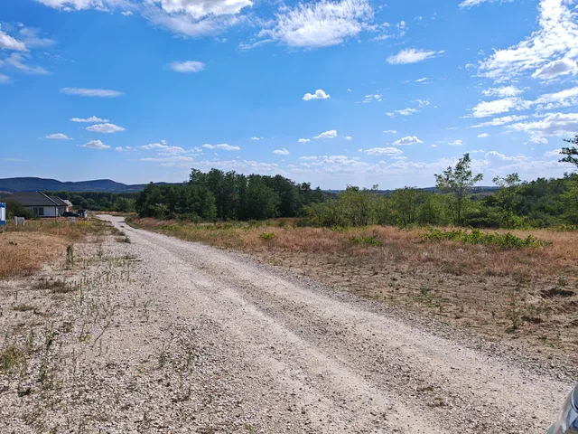 Eladó telek Kesztölc, Nyár utca 820 nm