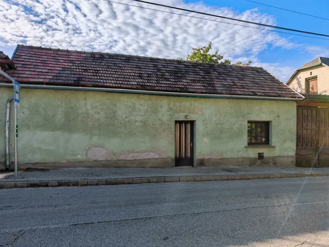 Eladó ház Kesztölc, Esztergomi utca 150 nm