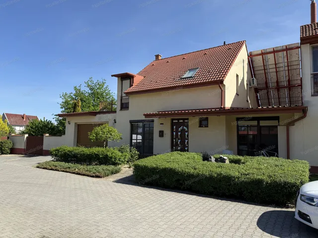 Eladó ház Mátészalka 210 nm