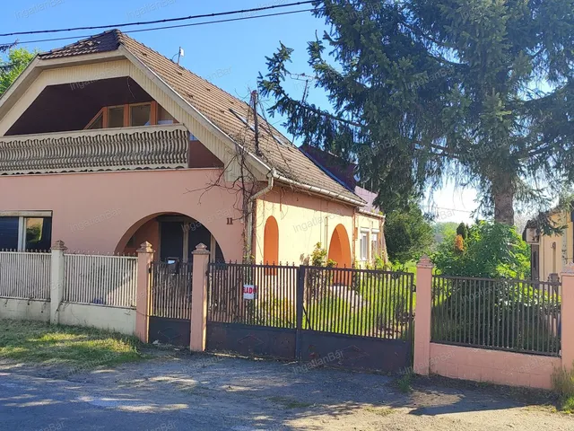 Eladó ház Nyírkáta 206 nm