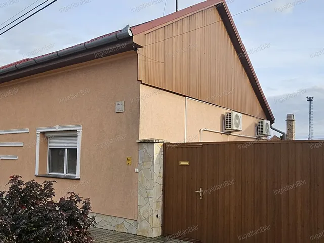 Eladó lakás Mátészalka, Újtelep 122 nm
