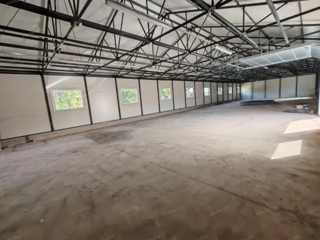 Kiadó kereskedelmi és ipari ingatlan Nyíregyháza 330 nm