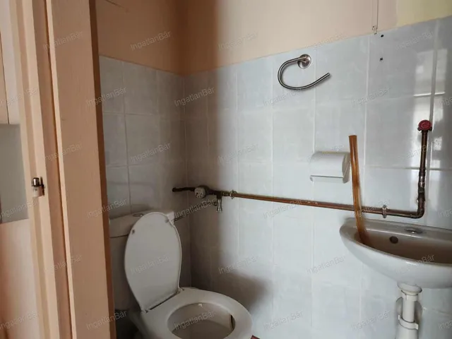 Eladó kereskedelmi és ipari ingatlan Nyíregyháza, Belváros 187 nm