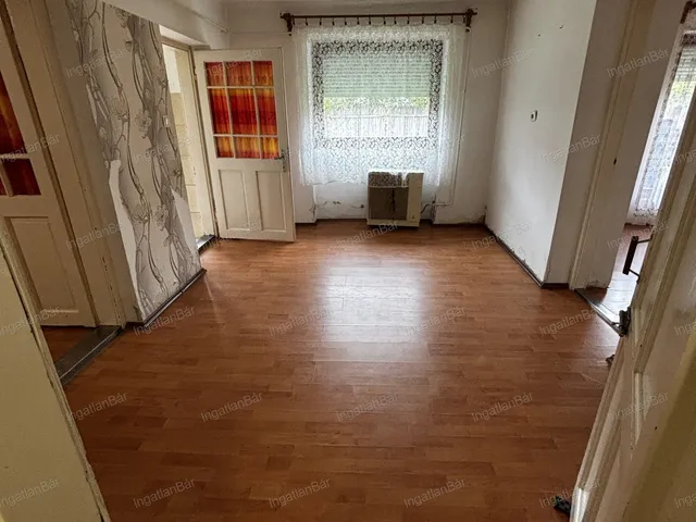 Eladó ház Mátészalka, Keleti lakótelep 75 nm