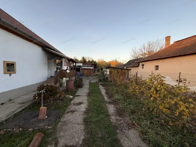 Eladó ház Tiszadada, Vizmu 78 nm