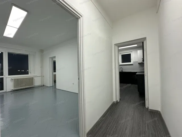 Eladó lakás Kazincbarcika, Belváros 59 nm