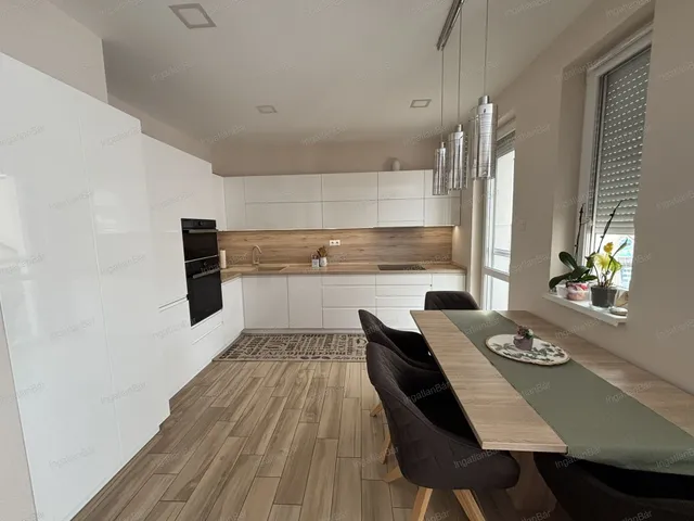 Eladó lakás Nyíregyháza, Örökösföld 68 nm