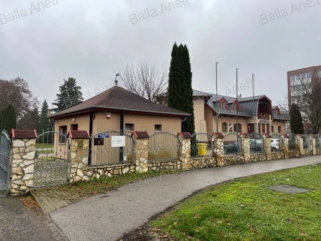 Eladó kereskedelmi és ipari ingatlan Nyíregyháza 1829 nm