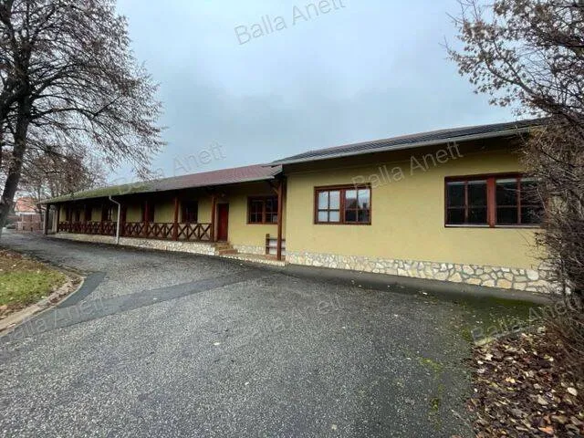 Eladó kereskedelmi és ipari ingatlan Nyíregyháza 1829 nm