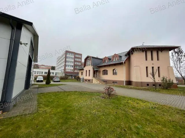 Eladó kereskedelmi és ipari ingatlan Nyíregyháza 1829 nm