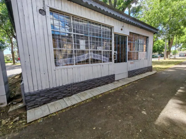 Eladó kereskedelmi és ipari ingatlan Nyíregyháza 23 nm