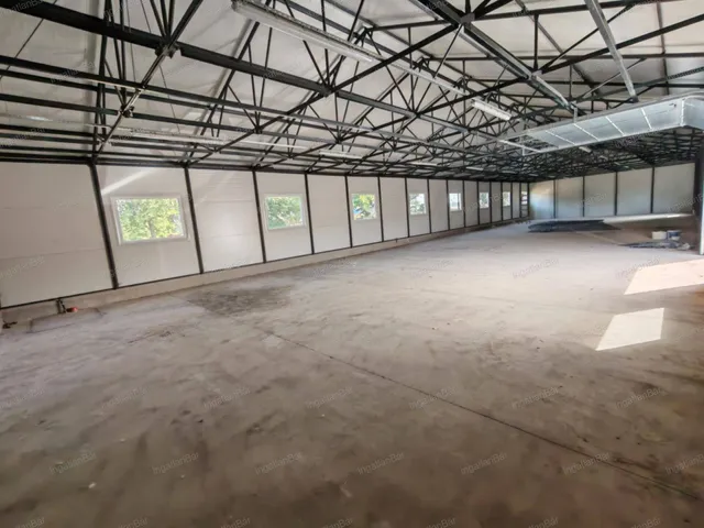 Kiadó kereskedelmi és ipari ingatlan Nyíregyháza 330 nm