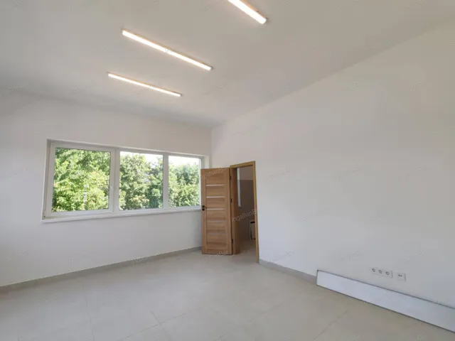 Kiadó kereskedelmi és ipari ingatlan Nyíregyháza 100 nm