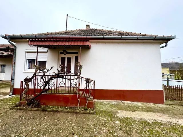 Eladó ház Nyírgyulaj 130 nm