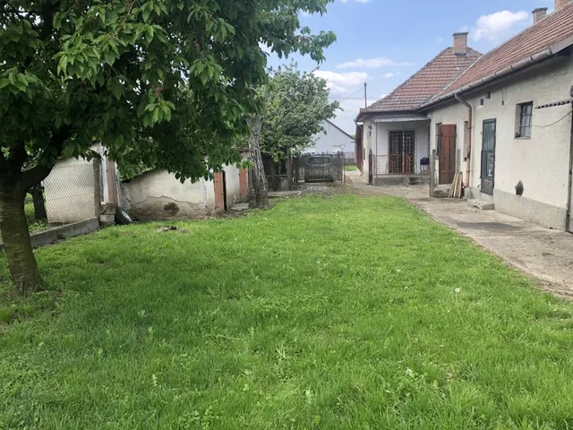 Eladó ház Ráckeresztúr 250 nm