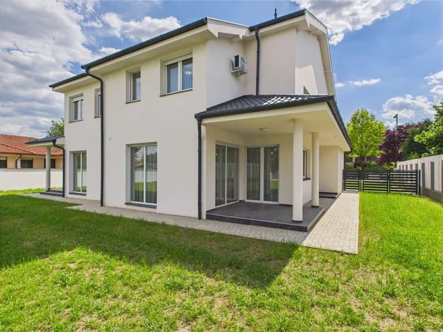 Eladó ház Debrecen, Manninger Gusztáv utca 156 nm