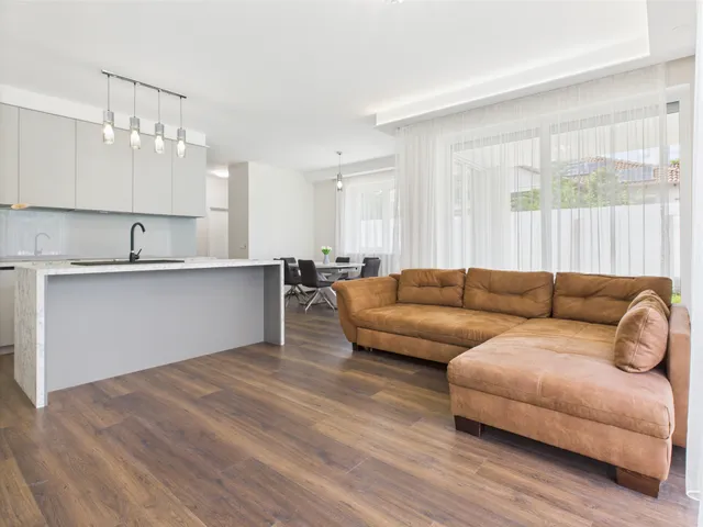 Kiadó ház Debrecen, Pallag, Manninger Gusztáv utca 14 156 nm