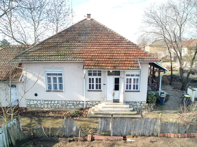 Eladó ház Bocskaikert, Váci Mihály utca 44 125 nm