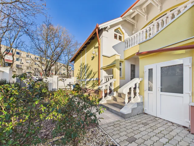 Eladó ház Debrecen, Belváros, Böszörményi út 1 222 nm