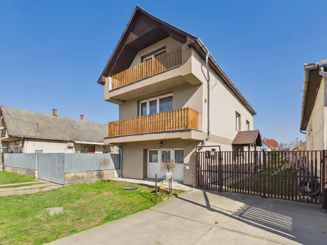 Eladó ház Hajdúhadház 180 nm