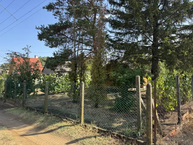 Eladó telek Debrecen, Bayk András-kert 713 nm