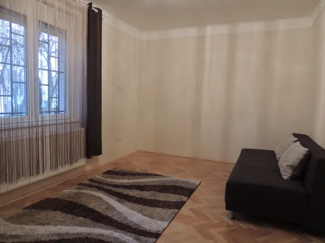Kiadó lakás Pécs, Uránváros, Kőrösi Csoma Sándor utca 30 nm