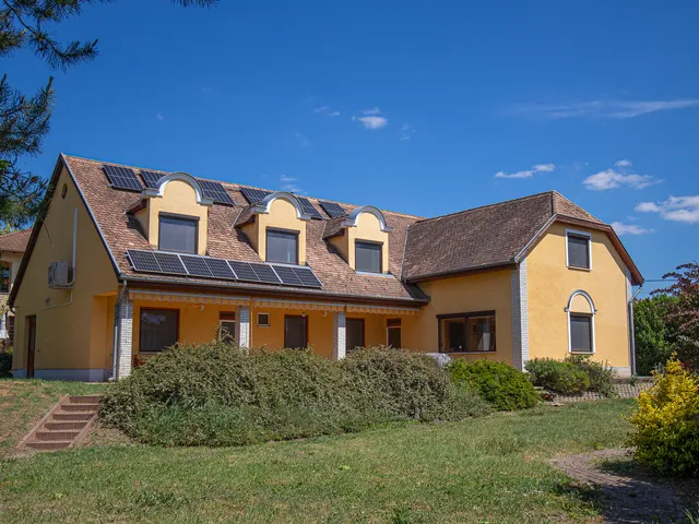 Eladó ház Biatorbágy, Bia 260 nm