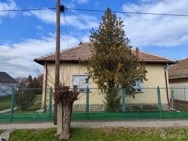 Eladó ház Abádszalók 56 nm