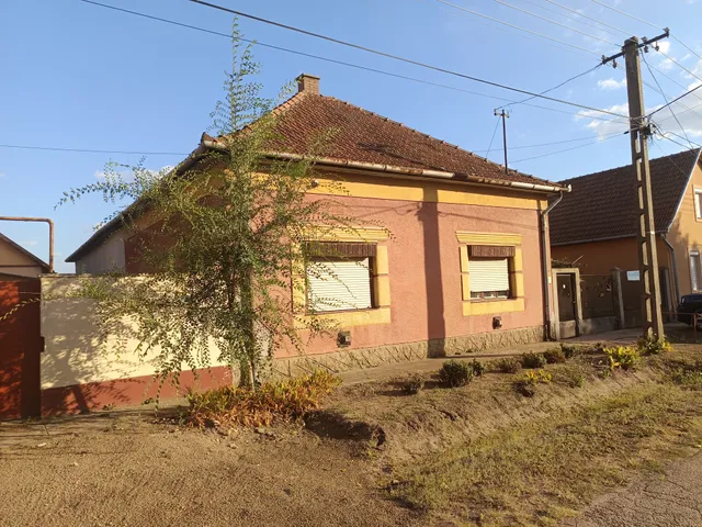 Eladó ház Kunszállás 65 nm