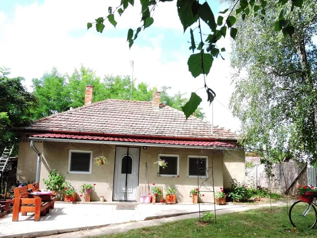 Eladó mezőgazdasági ingatlan Ladánybene 83 nm