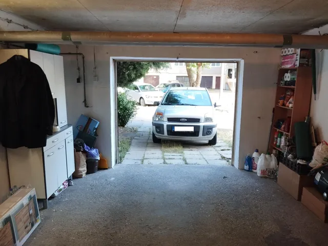 Eladó garázs Kecskemét, Széchenyiváros 21 nm