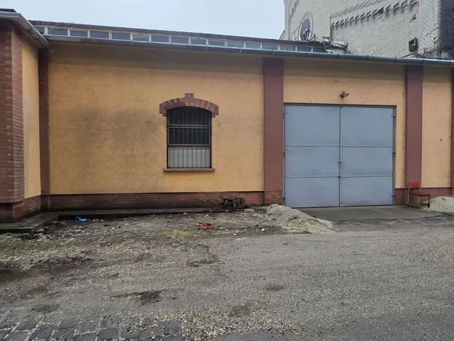 Kiadó kereskedelmi és ipari ingatlan Budapest XXI. kerület, Gyártelep 280 nm