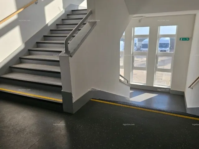 Kiadó kereskedelmi és ipari ingatlan Budapest X. kerület 300 nm