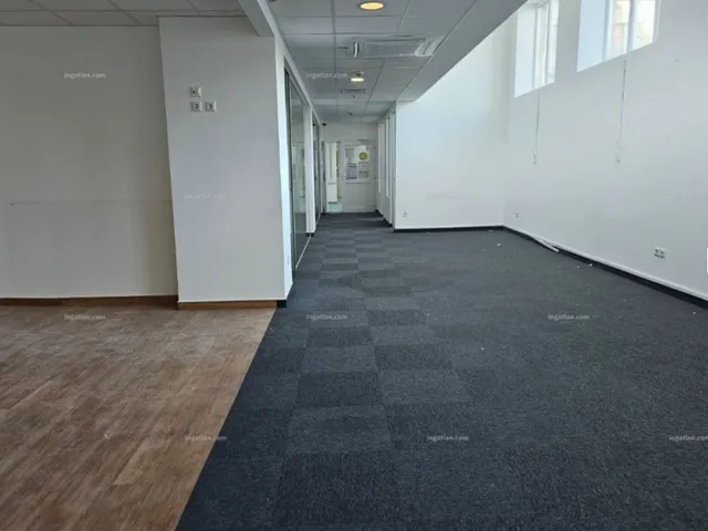 Kiadó kereskedelmi és ipari ingatlan Budapest X. kerület, Gyömrői  300 nm