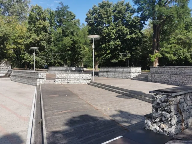 Eladó kereskedelmi és ipari ingatlan Budapest X. kerület, Népliget, Népligeti 2100 nm