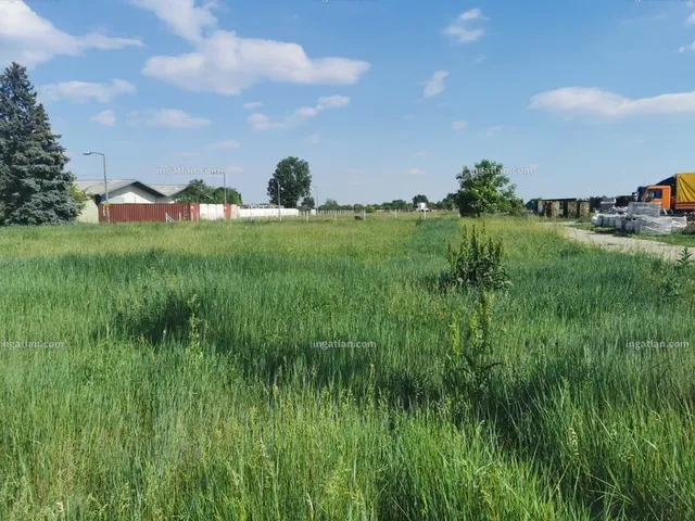 Eladó telek Vecsés 3300 nm