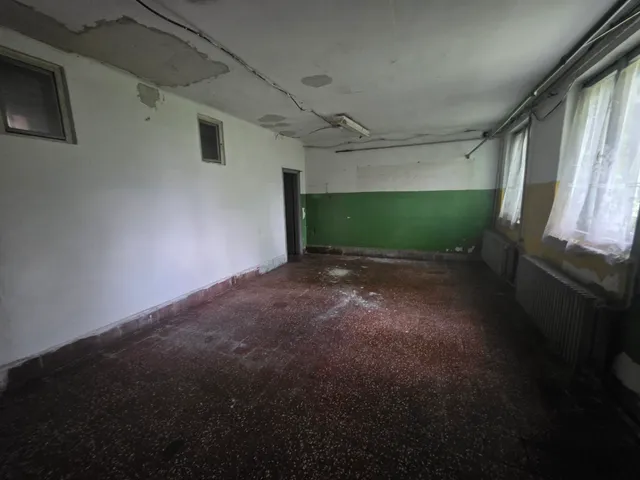 Kiadó kereskedelmi és ipari ingatlan Budapest XVIII. kerület, Bocskai  220 nm