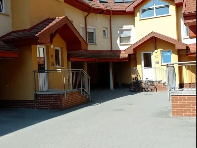 Eladó garázs Göd, Felsőgöd 11 nm