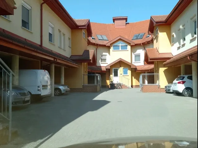 Eladó garázs Göd, Felsőgöd 11 nm