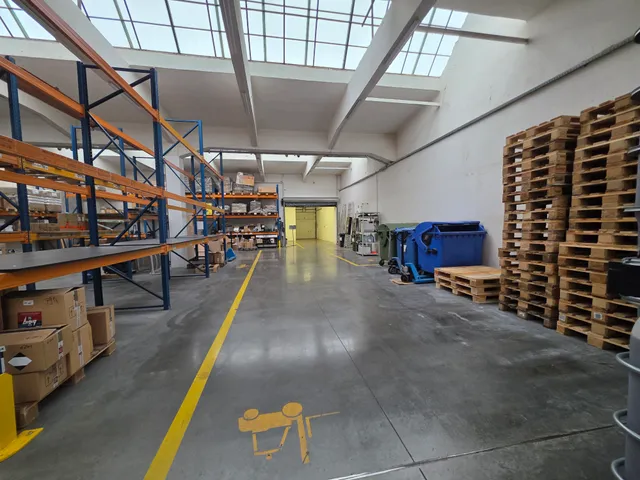 Eladó kereskedelmi és ipari ingatlan Budapest XXI. kerület, Gyártelep 600 nm