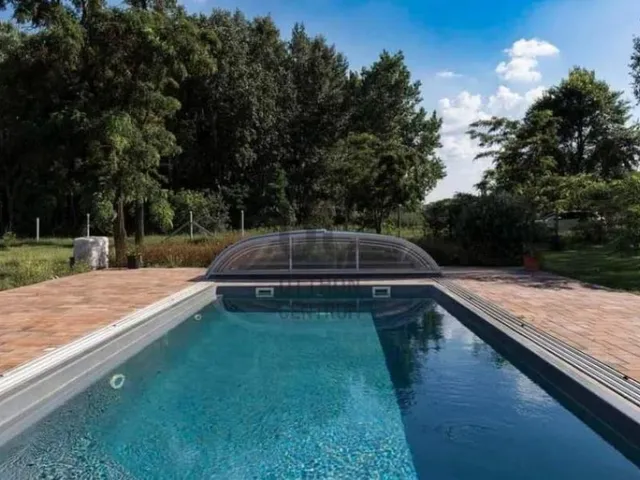 Eladó ház Kocsér 339 nm