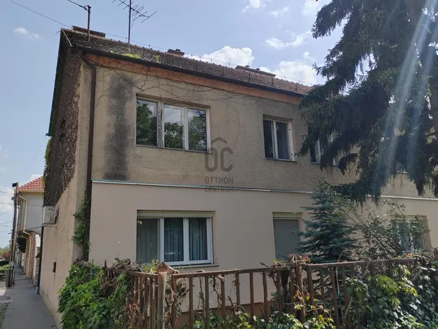 Eladó lakás Cegléd 84 nm