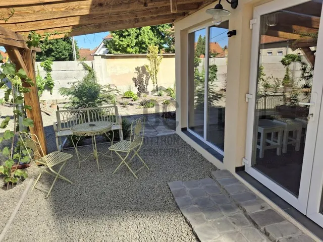 Eladó ház Cegléd 182 nm